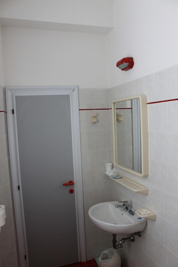 Hotel Susanna Rimini Oda fotoğraf
