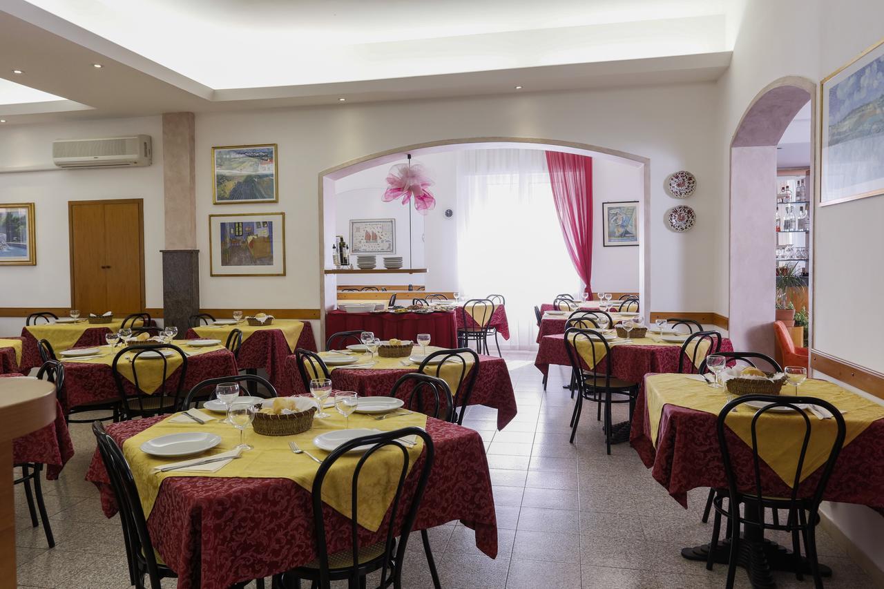 Hotel Susanna Rimini Dış mekan fotoğraf